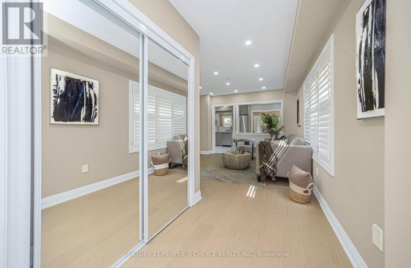 7216 Gagliano Drive, Mississauga, Ontario L5W 1X4 - Photo 7 - W13566550
