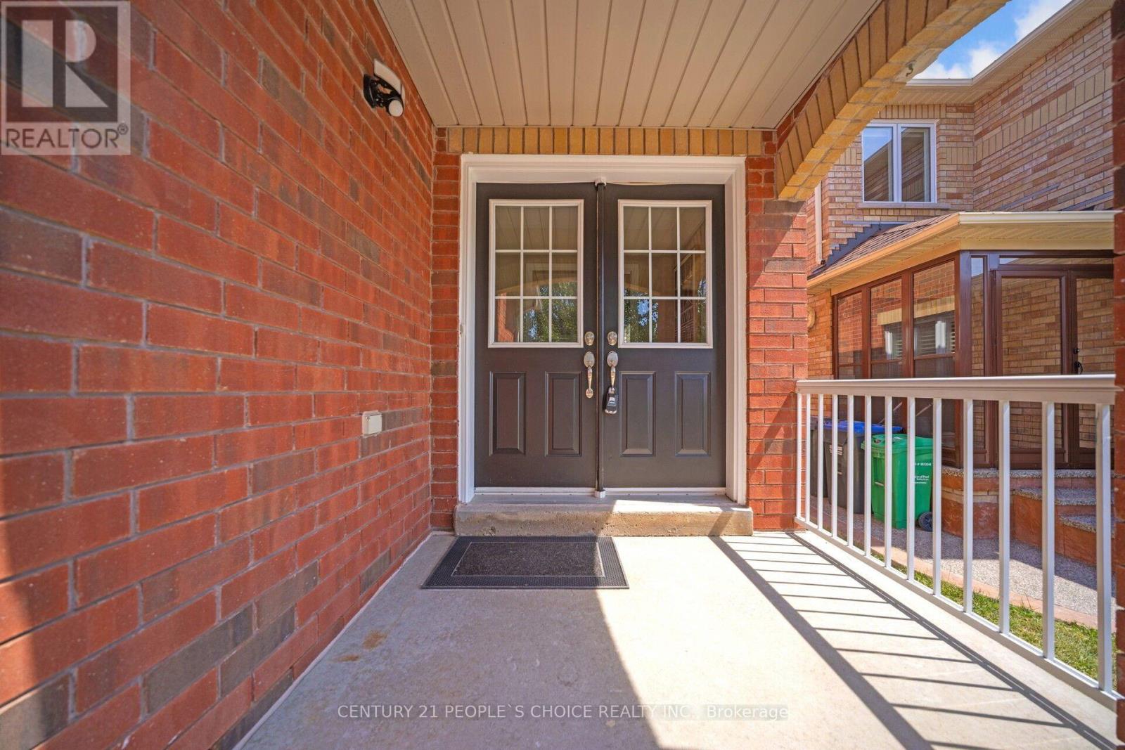 7216 Gagliano Drive, Mississauga, Ontario L5W 1X4 - Photo 4 - W13566550