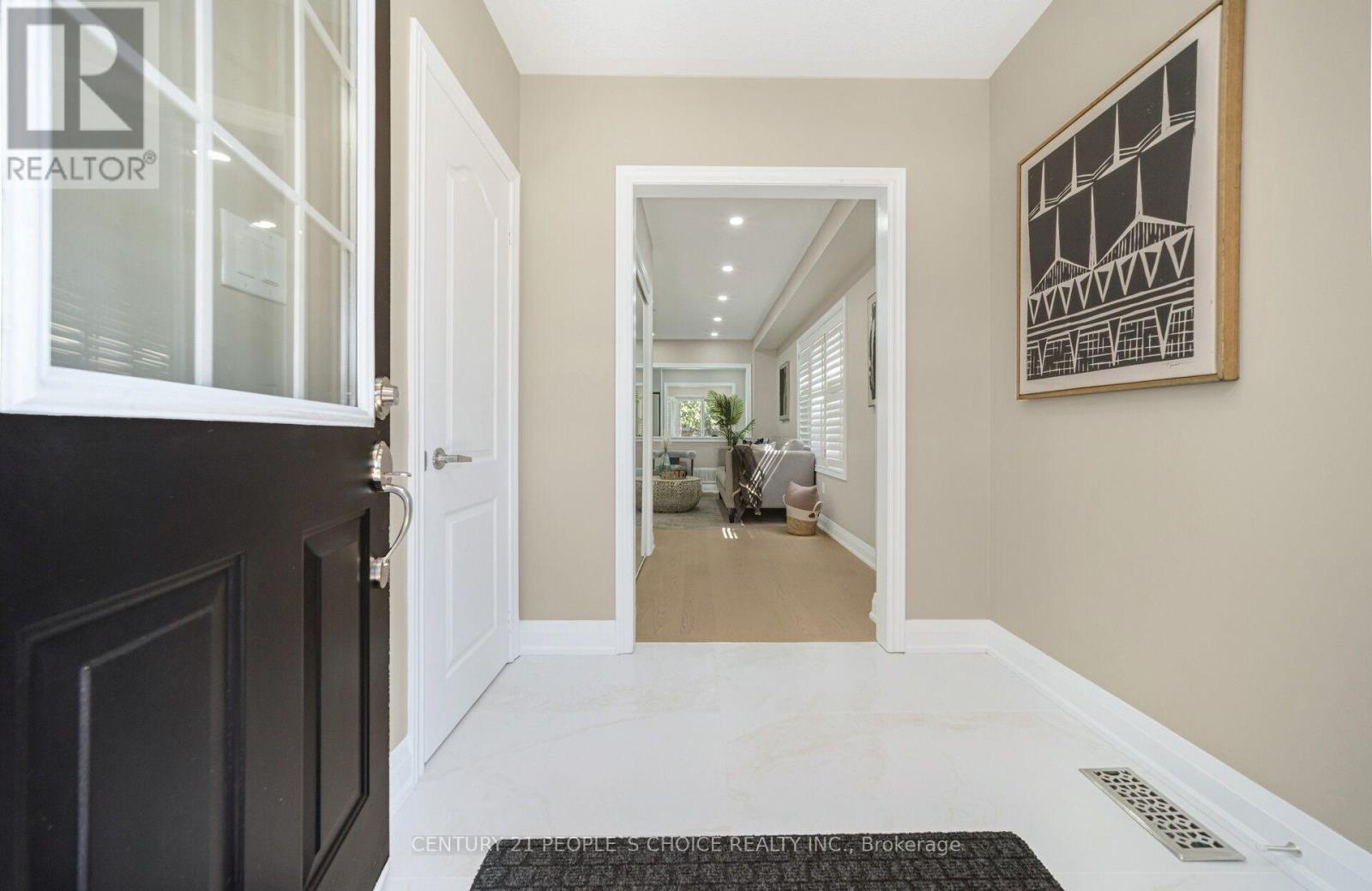 7216 Gagliano Drive, Mississauga, Ontario L5W 1X4 - Photo 6 - W13566550