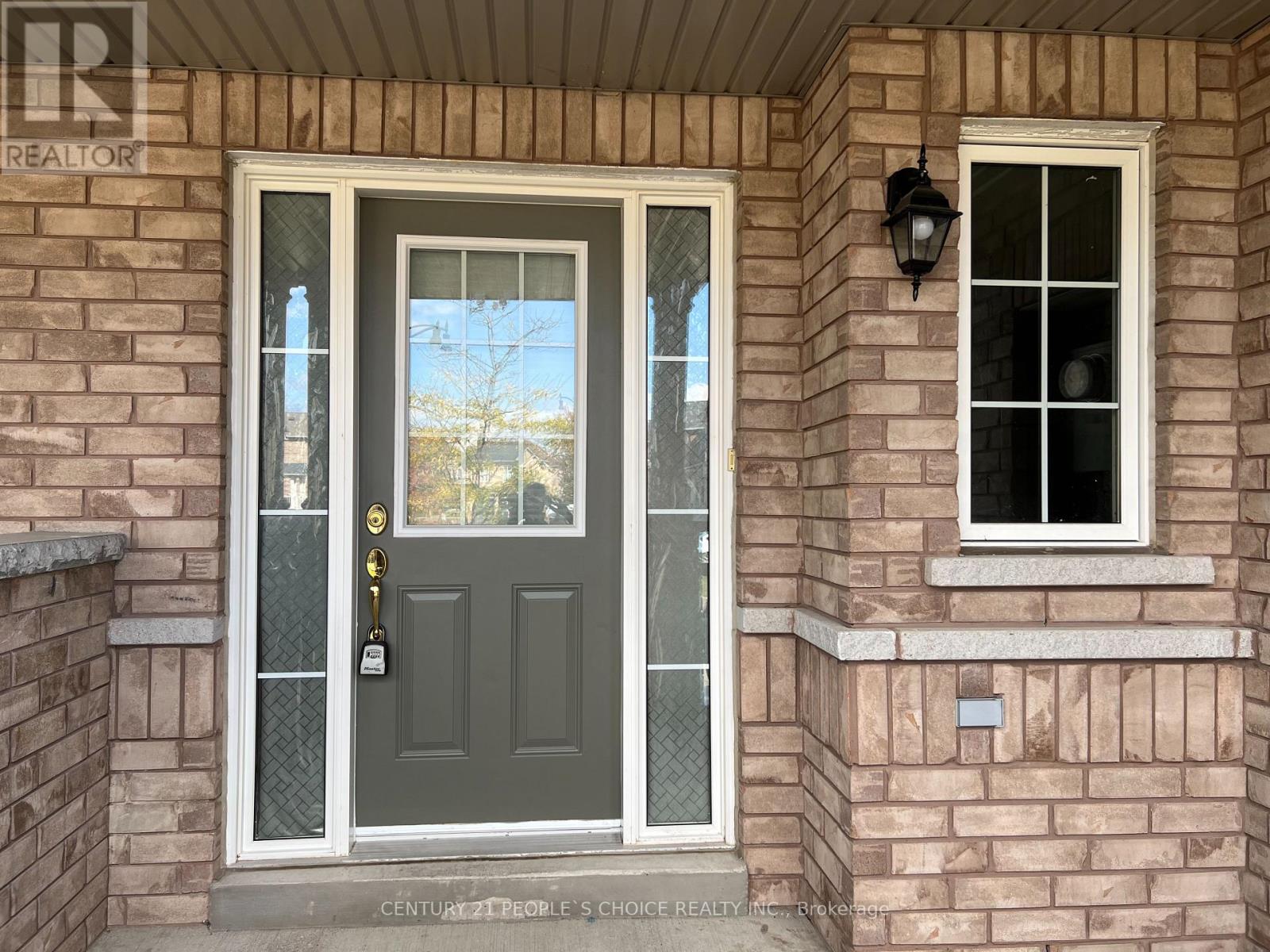 88 Delport Close, Brampton, Ontario  L6P 3T1 - Photo 2 - W13571636