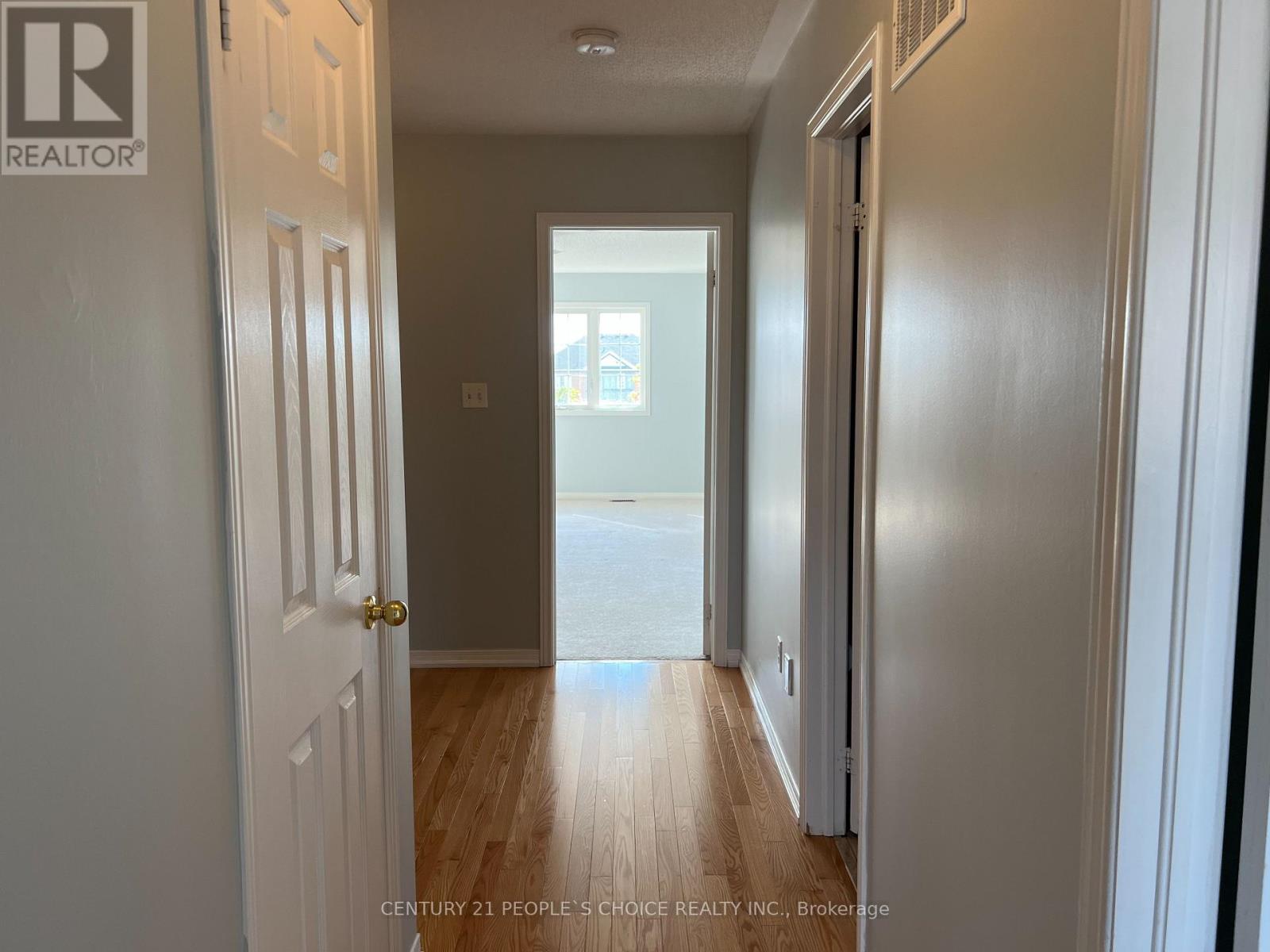 88 Delport Close, Brampton, Ontario  L6P 3T1 - Photo 4 - W13571636