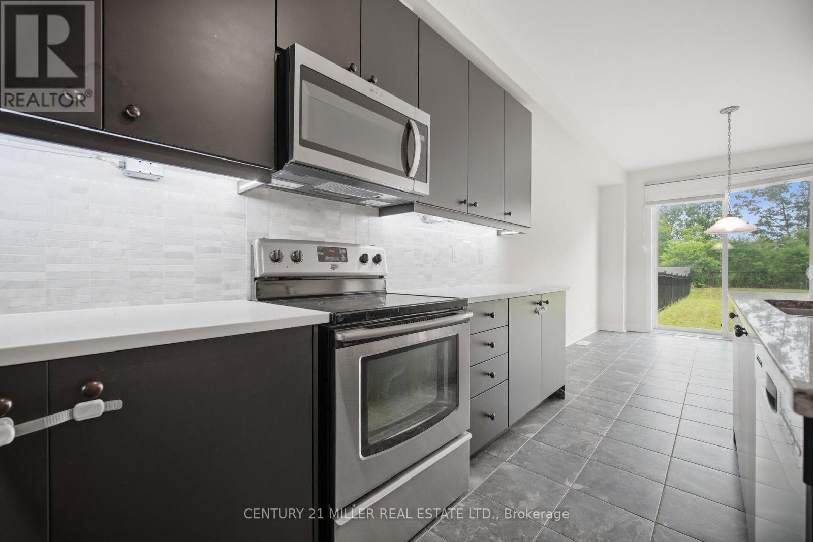 2455 Village Common, Oakville, Ontario  L6M 0S2 - Photo 11 - W13571684