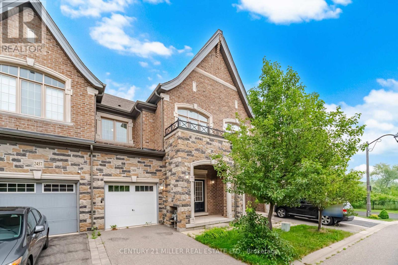 2455 Village Common, Oakville, Ontario  L6M 0S2 - Photo 2 - W13571684