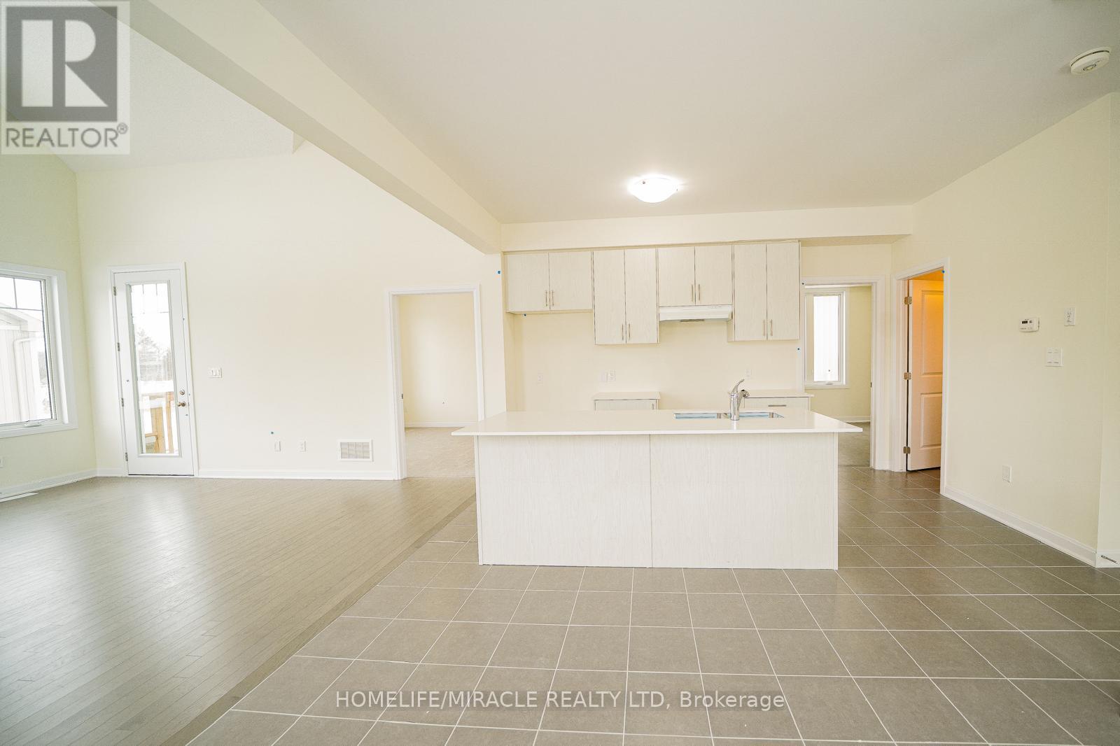 33 Country Club Drive, Loyalist, Ontario K0H 1G0 - Photo 10 - X13571586
