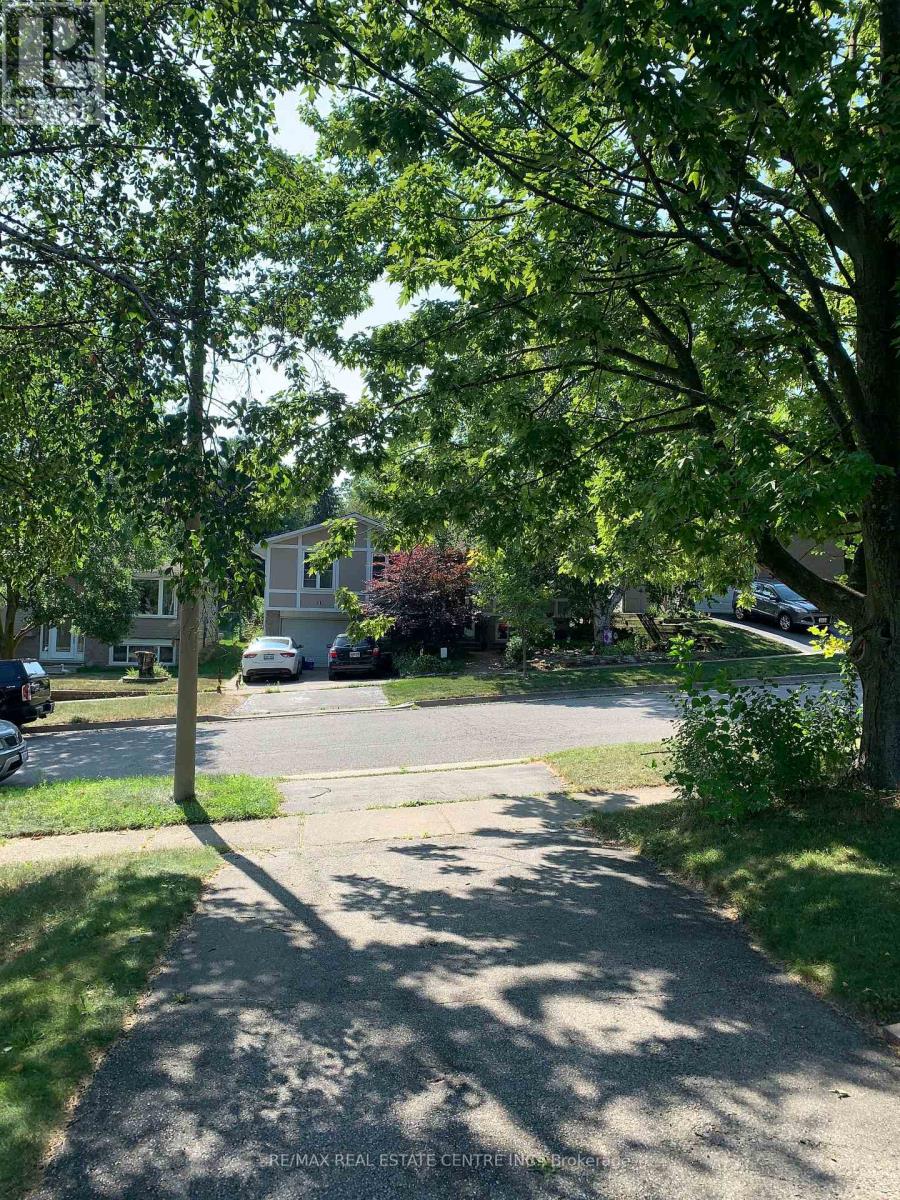14 Sandsprings Crescent, Kitchener, Ontario  N2E 2C7 - Photo 35 - X13571596