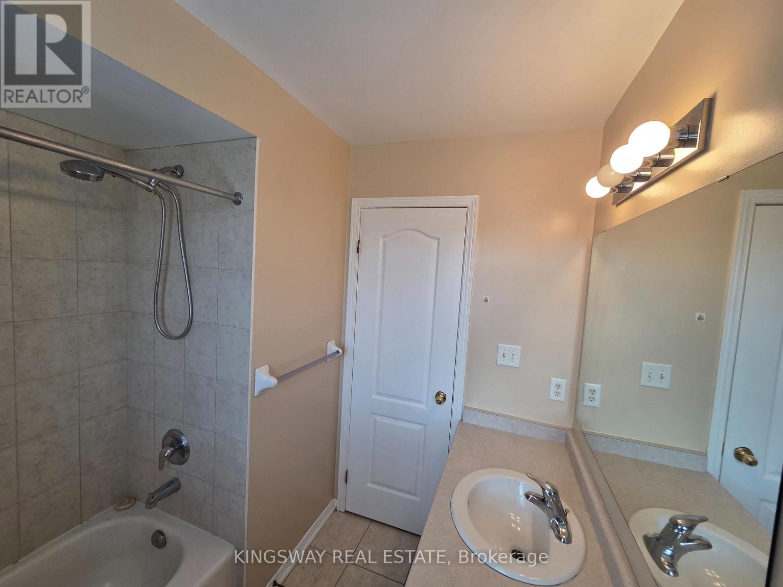 28 Tidemore Heights, Hamilton, Ontario L8E 0B7 - Photo 14 - X13571712