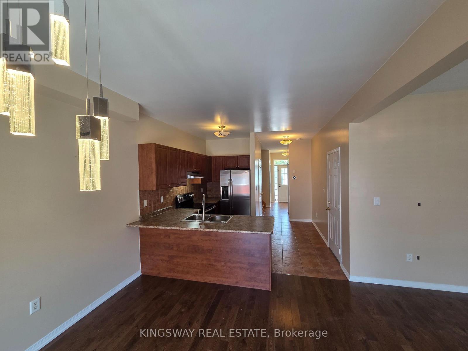 28 Tidemore Heights, Hamilton, Ontario L8E 0B7 - Photo 3 - X13571712