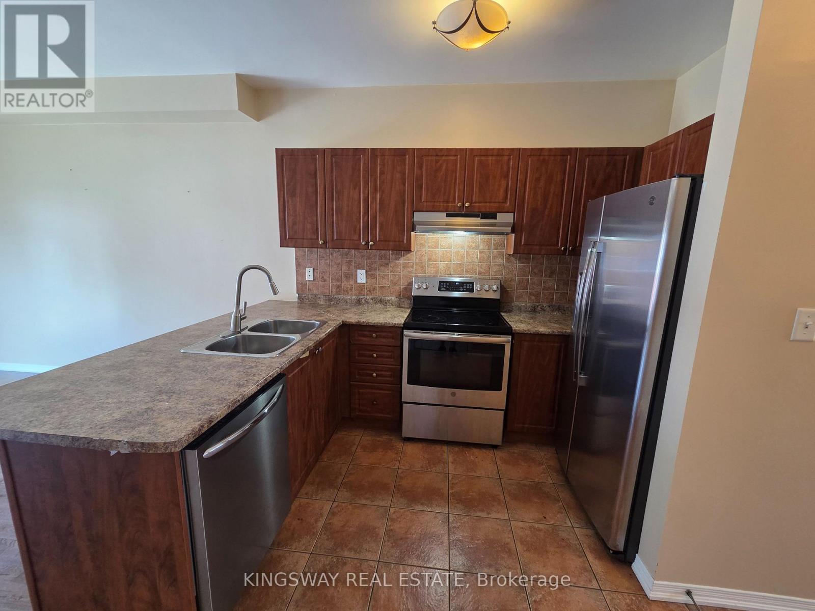 28 Tidemore Heights, Hamilton, Ontario L8E 0B7 - Photo 6 - X13571712