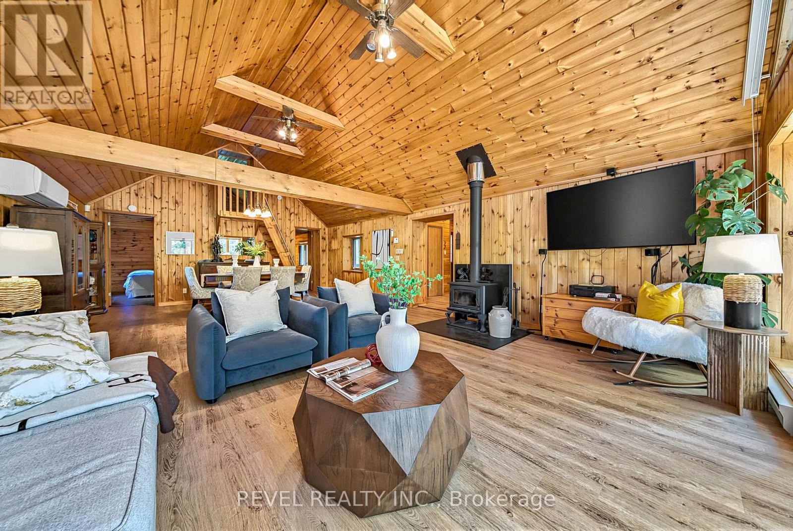 180 Lake Road, Georgian Bay (Baxter), Ontario  L0K 1S0 - Photo 12 - X13571752