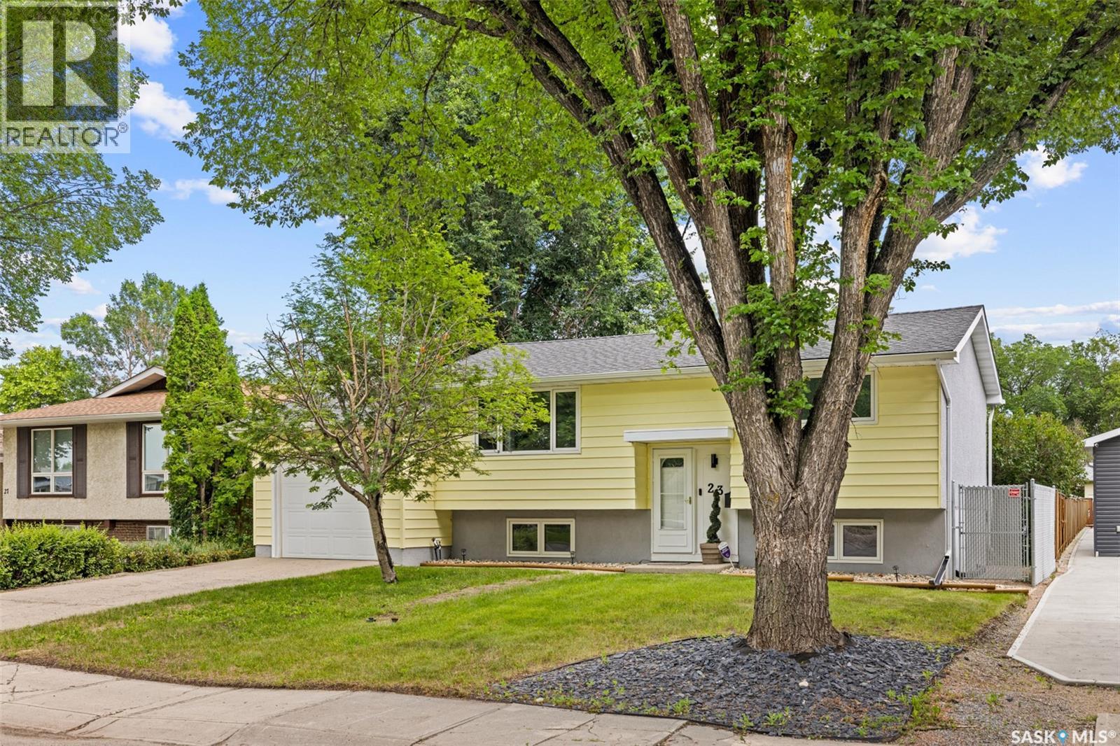23 Boyce Street, Regina, Saskatchewan S4R 6M3 - Photo 2 - SK042775