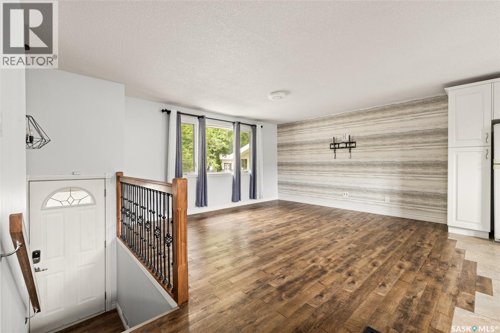 23 Boyce Street, Regina, Saskatchewan S4R 6M3 - Photo 3 - SK042775