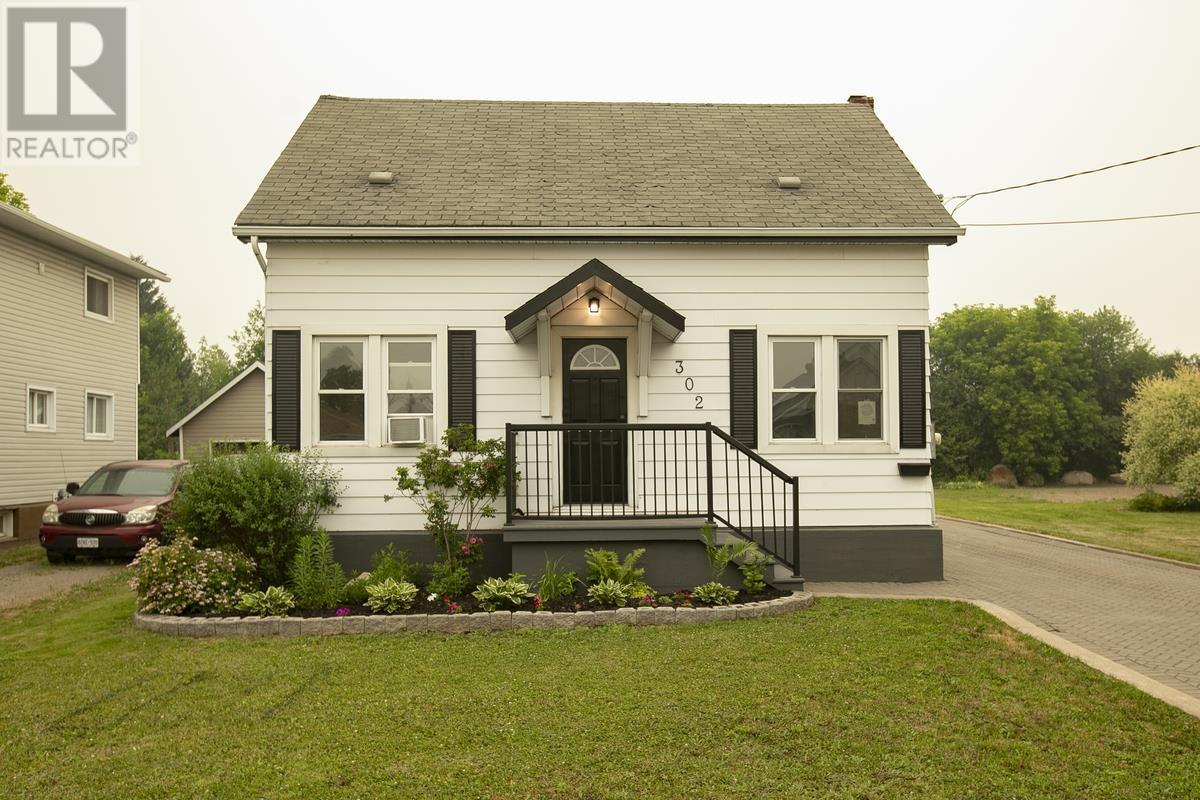 302 Franklin St, Sault Ste. Marie, Ontario  P6C 4A8 - Photo 2 - SM261880