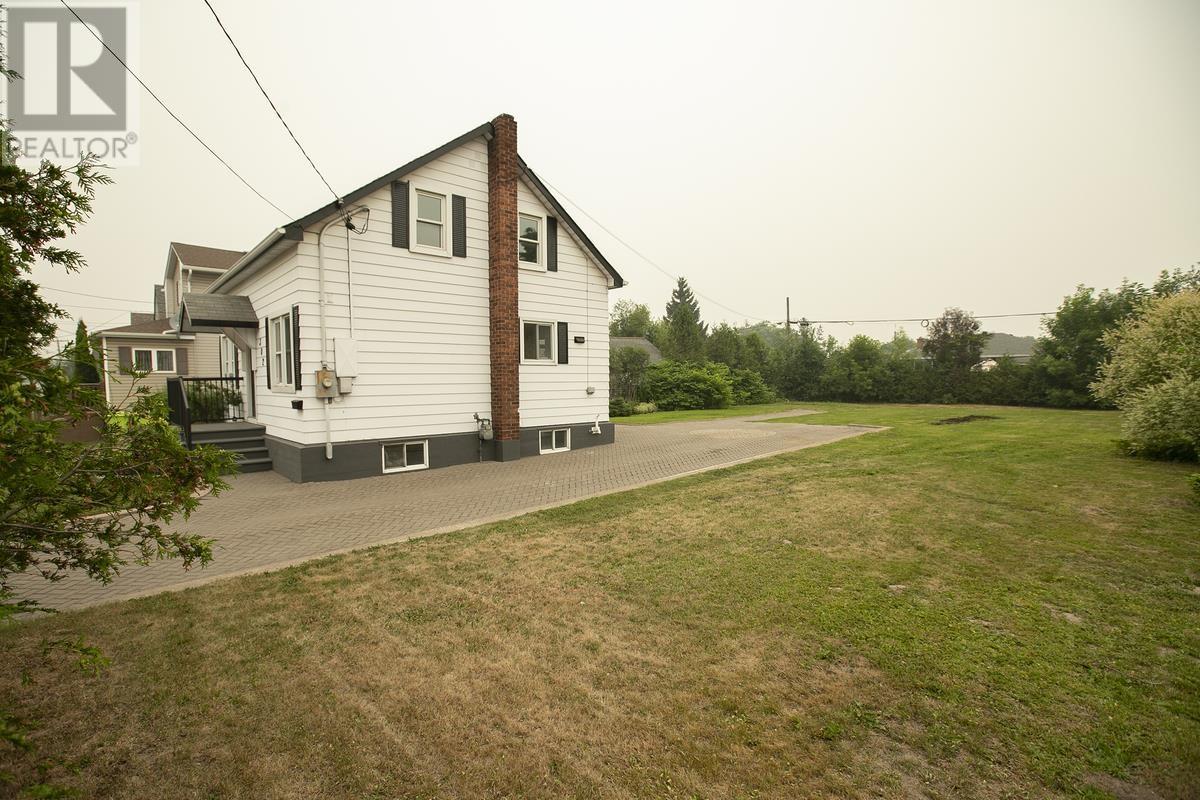 302 Franklin St, Sault Ste. Marie, Ontario  P6C 4A8 - Photo 9 - SM261880