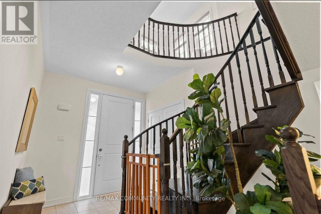 64 Bill Hutchinson Crescent, Clarington, Ontario  L1C 7C9 - Photo 2 - E13571550