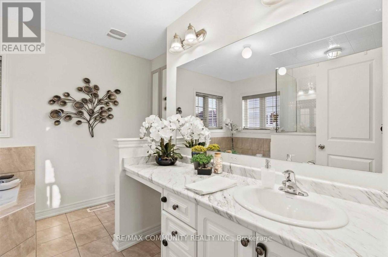 64 Bill Hutchinson Crescent, Clarington, Ontario  L1C 7C9 - Photo 23 - E13571550