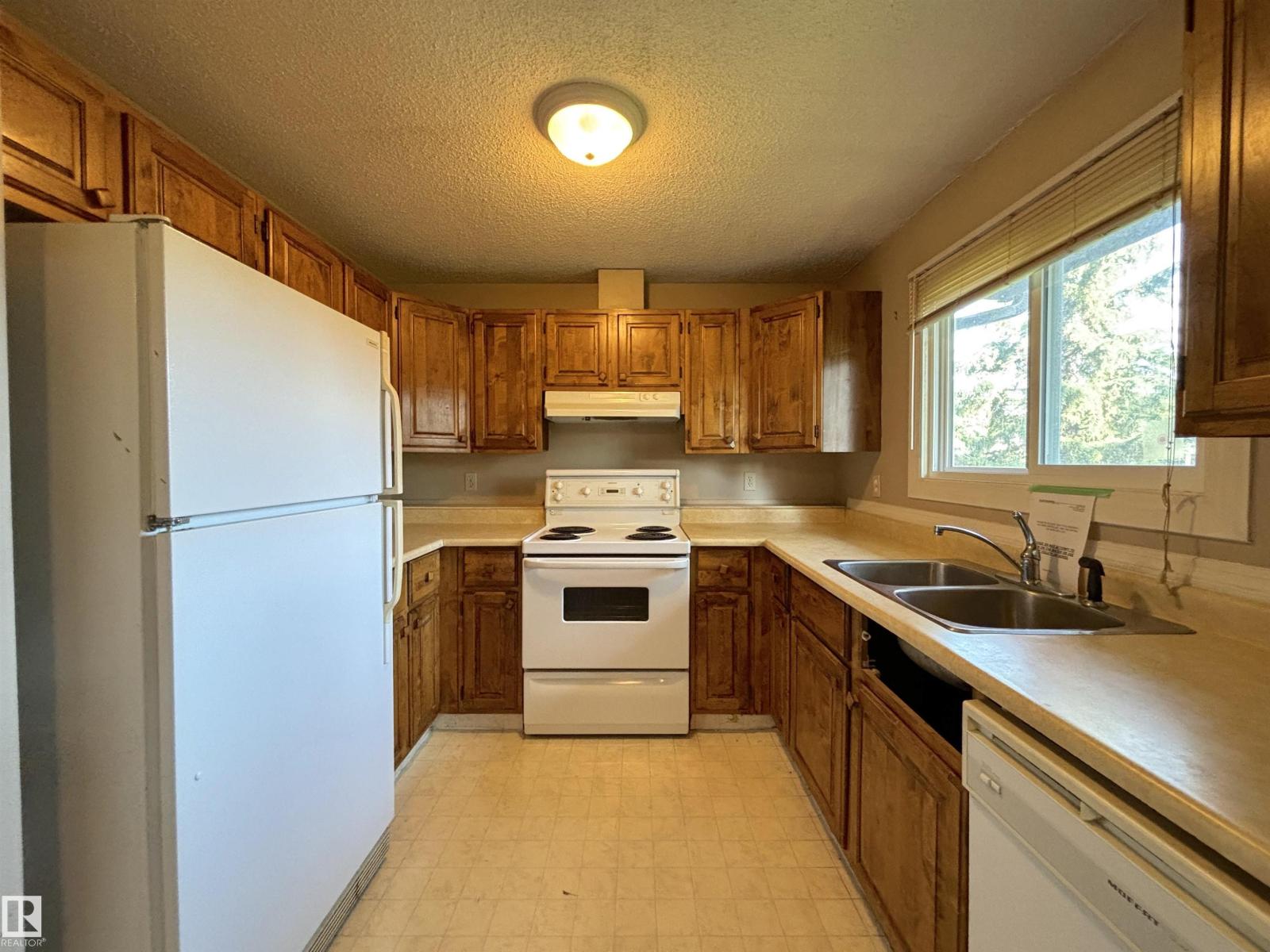 5955 40 Av NW, Edmonton, Alberta  T6L 3P6 - Photo 8 - E4499121