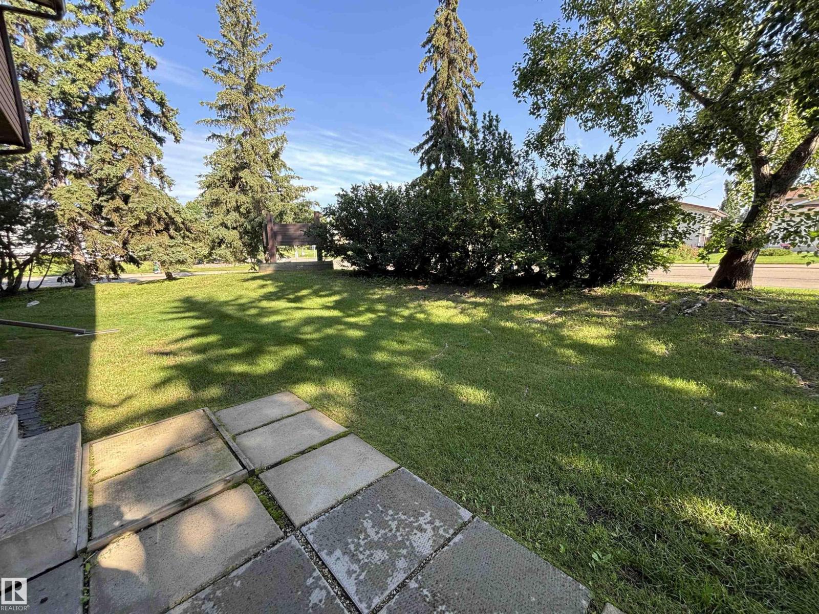 5955 40 Av NW, Edmonton, Alberta  T6L 3P6 - Photo 2 - E4499121