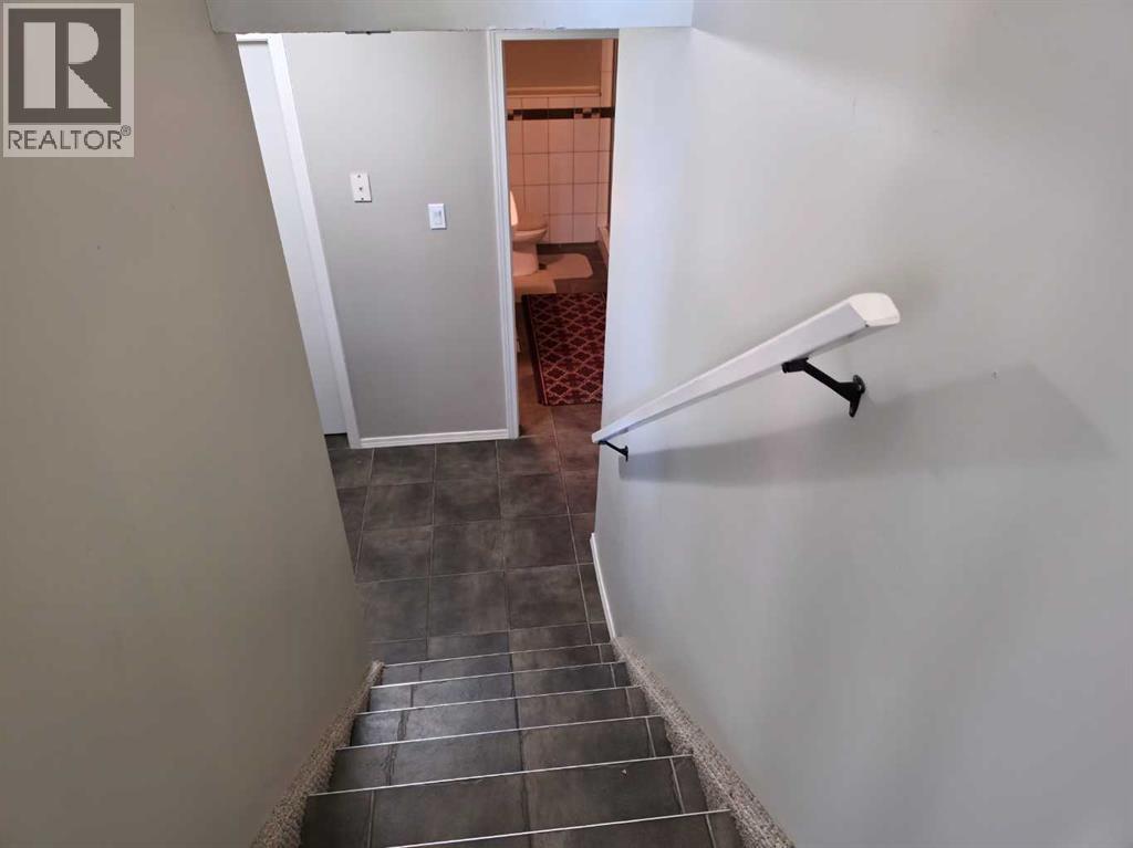 6014 44 Avenue, Camrose, Alberta  T4V 0B2 - Photo 22 - A2324074