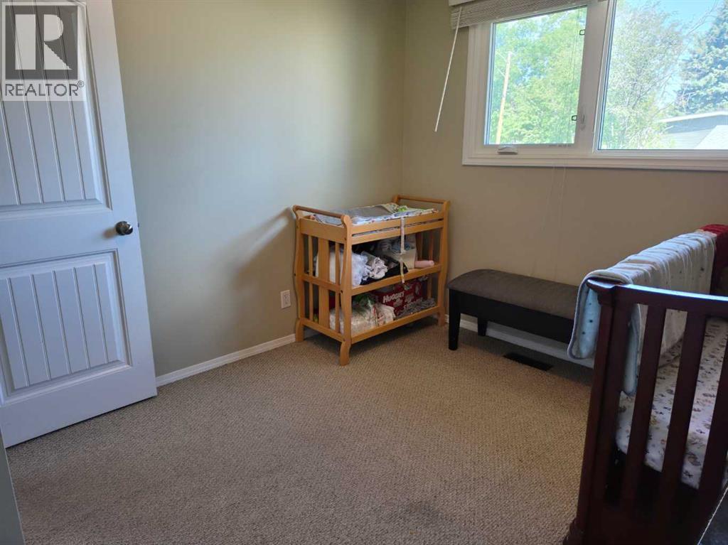 6014 44 Avenue, Camrose, Alberta  T4V 0B2 - Photo 21 - A2324074