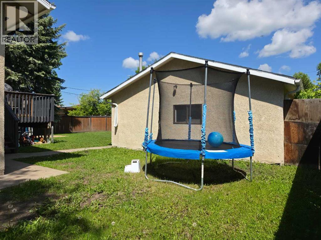 6014 44 Avenue, Camrose, Alberta  T4V 0B2 - Photo 40 - A2324074