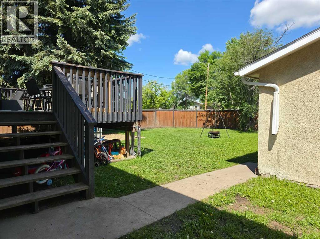 6014 44 Avenue, Camrose, Alberta  T4V 0B2 - Photo 35 - A2324074