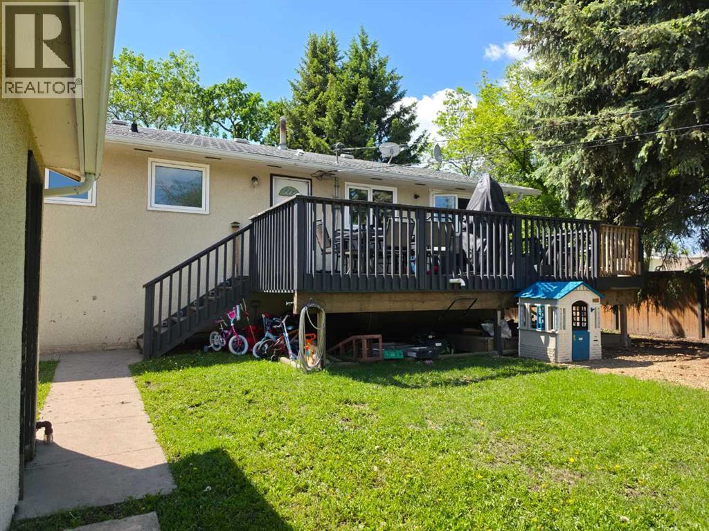 6014 44 Avenue, Camrose, Alberta  T4V 0B2 - Photo 38 - A2324074