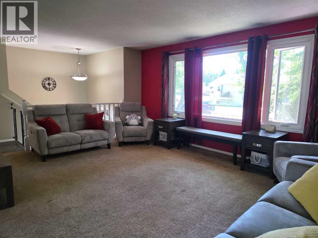 6014 44 Avenue, Camrose, Alberta  T4V 0B2 - Photo 6 - A2324074