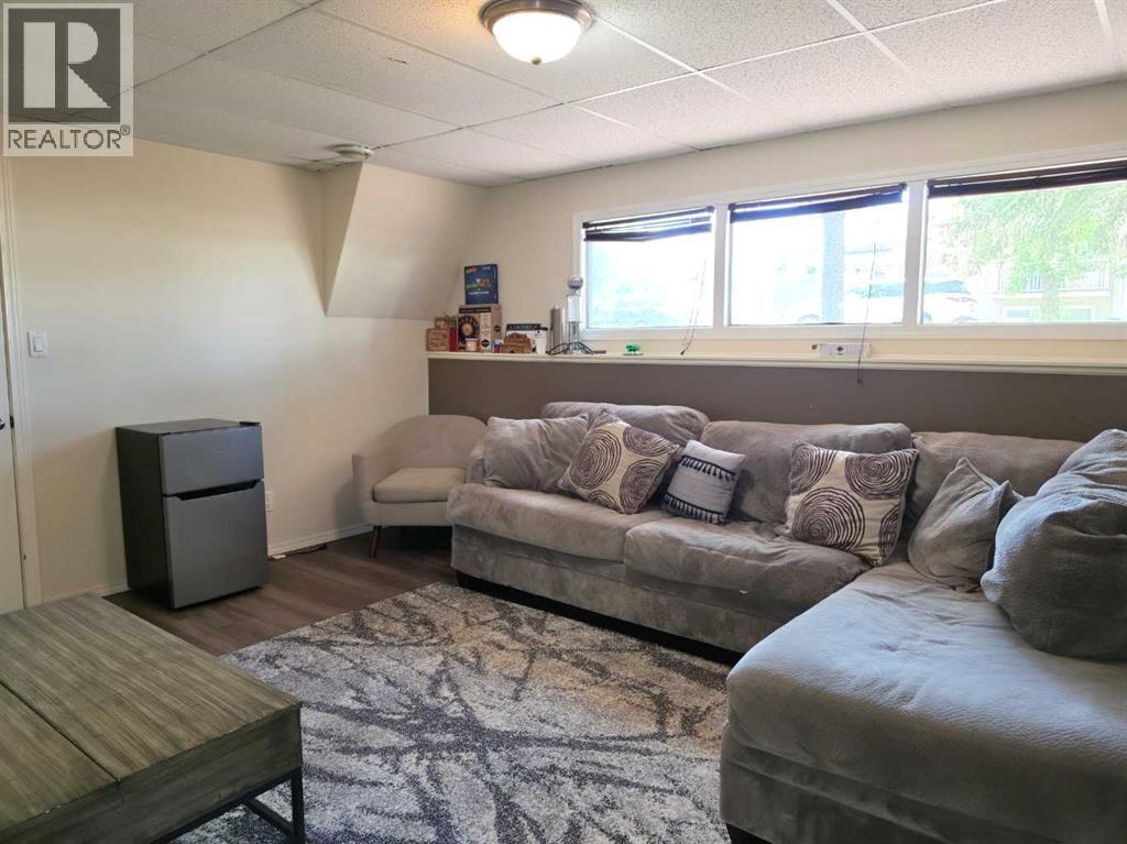 6014 44 Avenue, Camrose, Alberta  T4V 0B2 - Photo 23 - A2324074