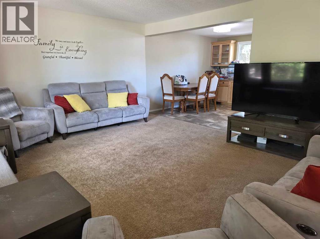 6014 44 Avenue, Camrose, Alberta  T4V 0B2 - Photo 7 - A2324074