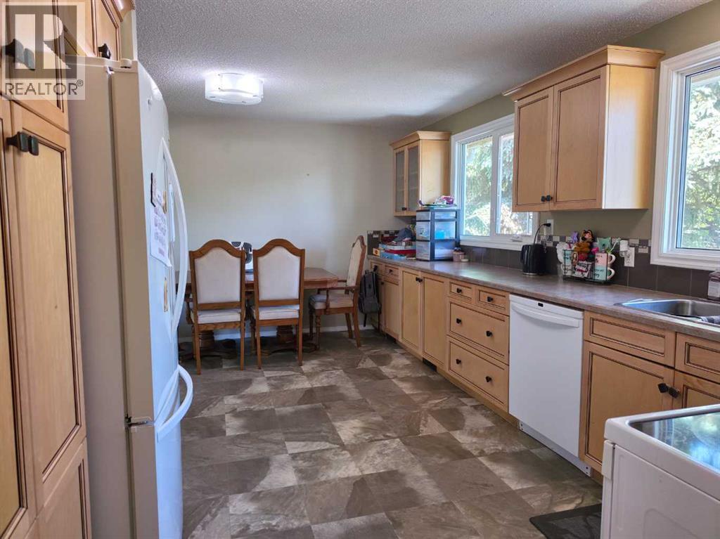6014 44 Avenue, Camrose, Alberta  T4V 0B2 - Photo 13 - A2324074