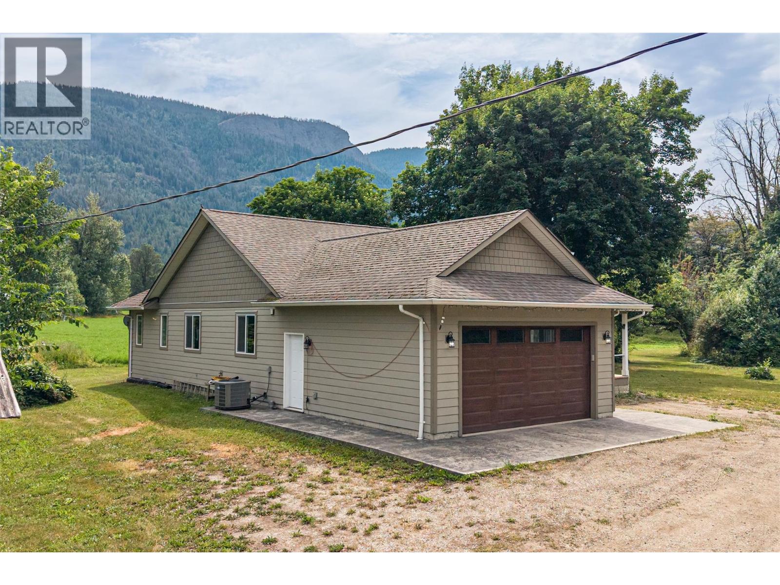 51 Monks Road, Grindrod, British Columbia  V0E 1Y0 - Photo 8 - 10393335