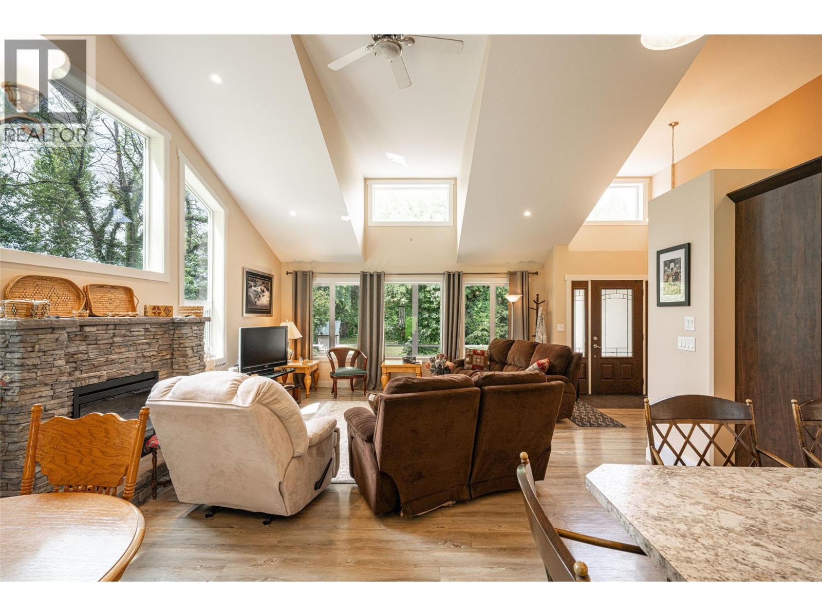 51 Monks Road, Grindrod, British Columbia  V0E 1Y0 - Photo 63 - 10393335