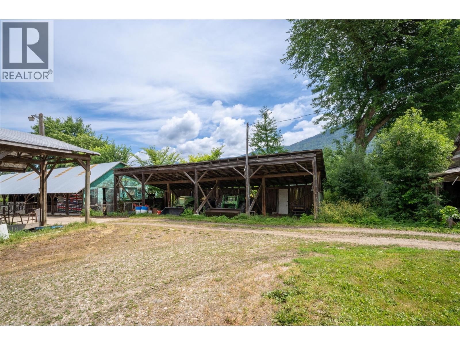 51 Monks Road, Grindrod, British Columbia  V0E 1Y0 - Photo 37 - 10393335