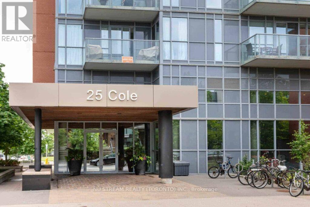 719 - 25 COLE STREET, Toronto (Regent Park)