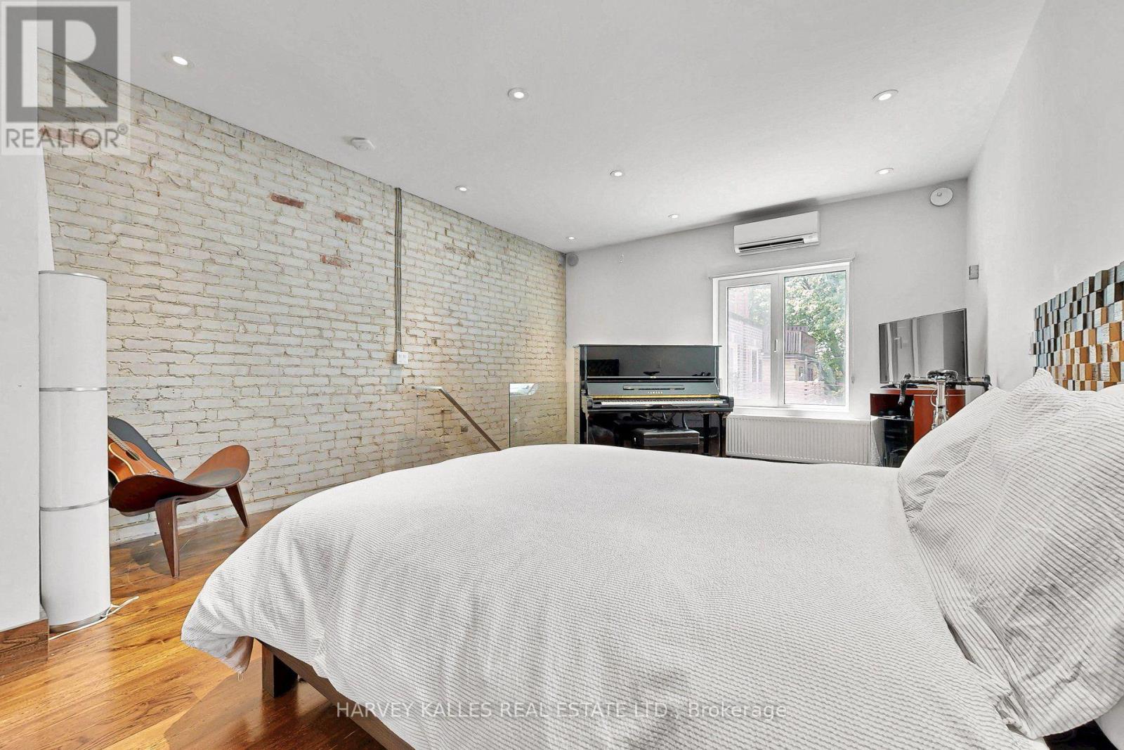 819 Dundas Street W, Toronto, Ontario M6J 1V4 - Photo 23 - C13571922