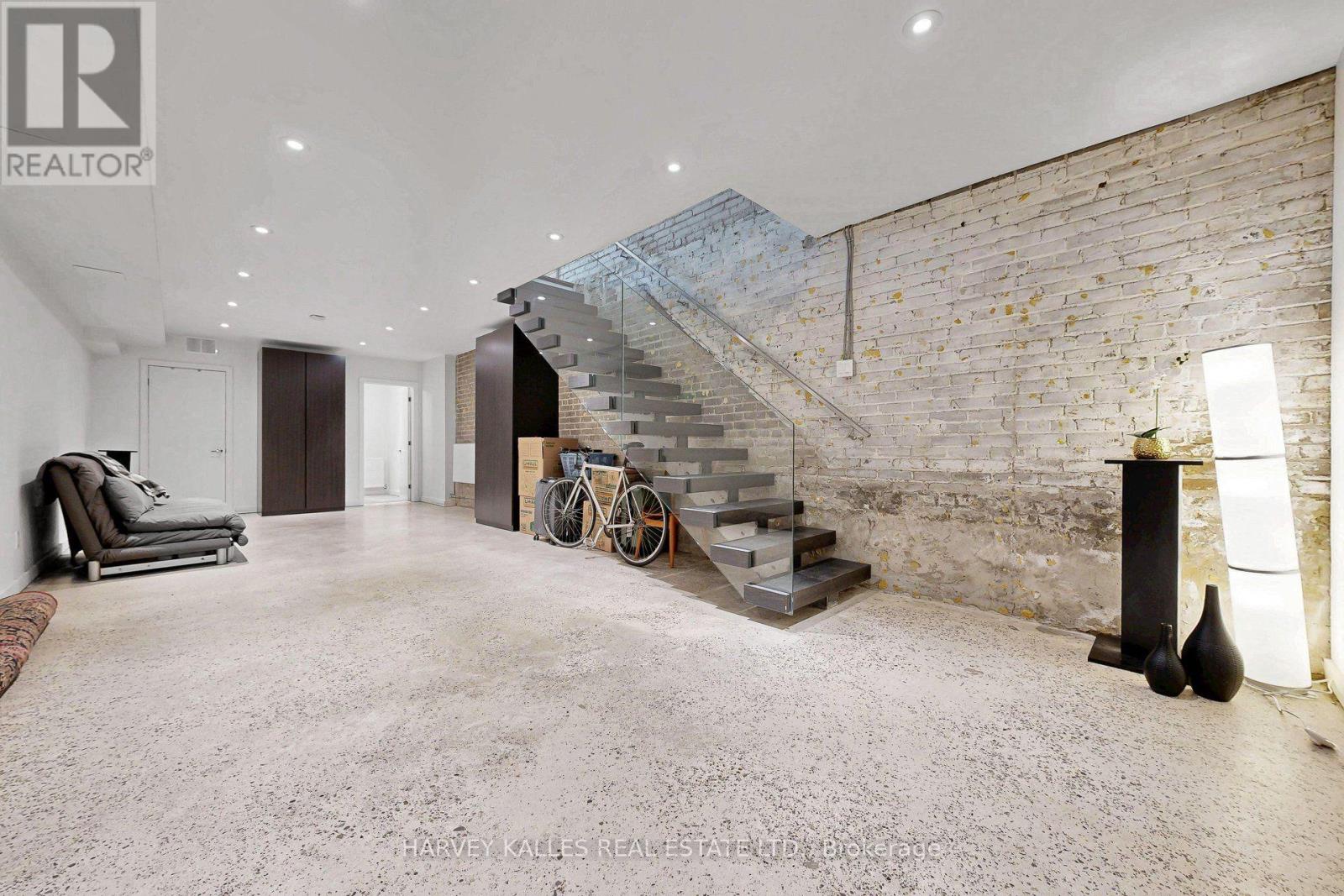 819 Dundas Street W, Toronto, Ontario M6J 1V4 - Photo 29 - C13571922