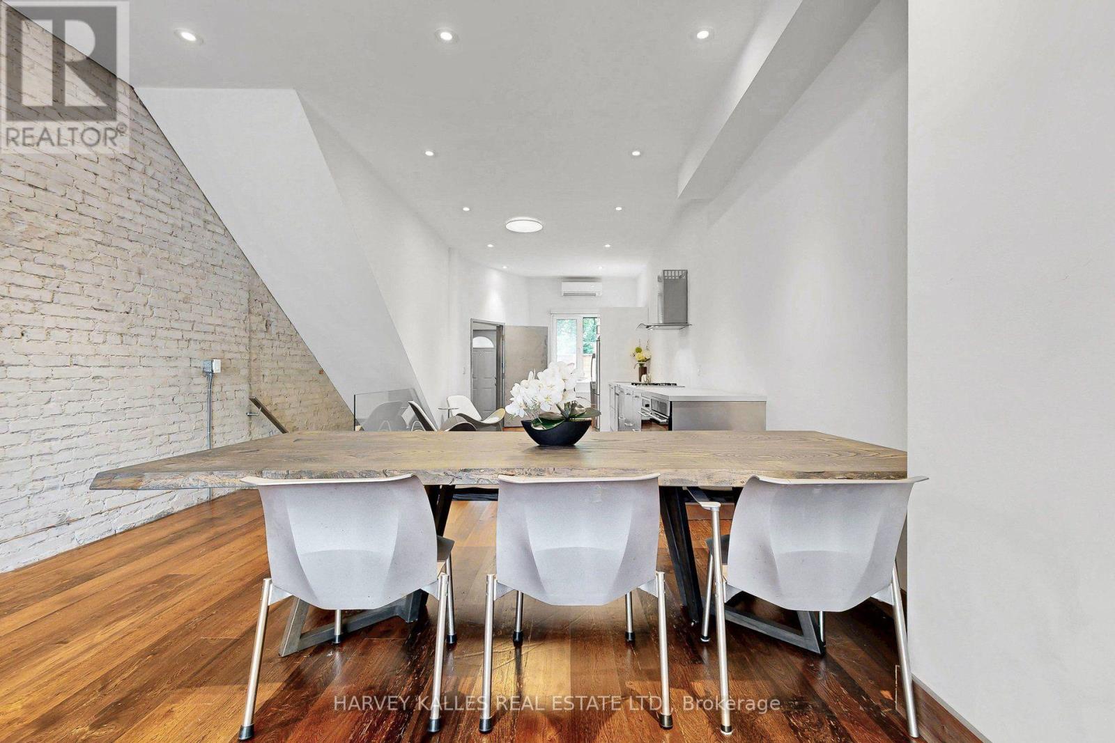 819 Dundas Street W, Toronto, Ontario M6J 1V4 - Photo 9 - C13571922