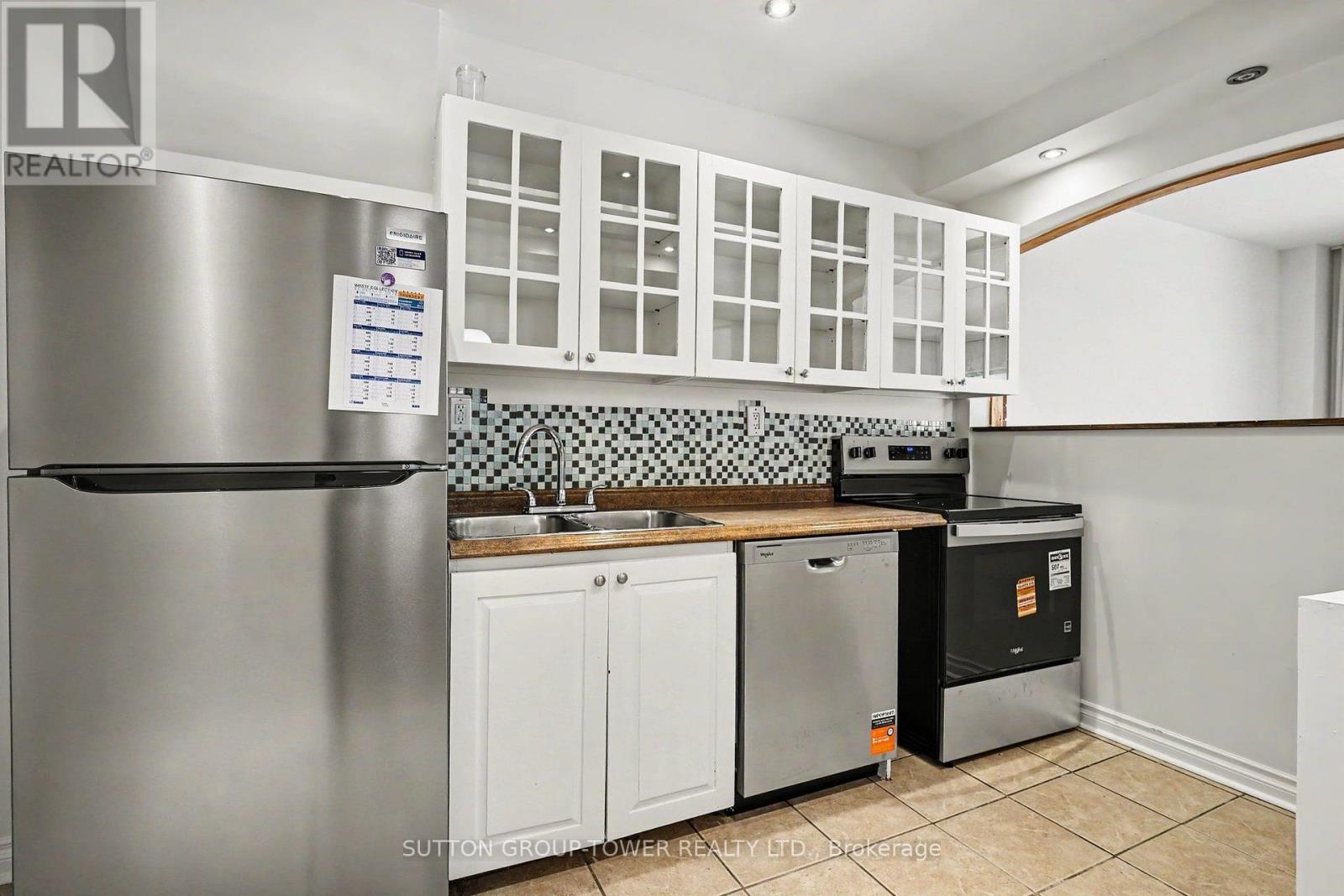 118 Castlefield Avenue, Toronto, Ontario M4R 1G4 - Photo 13 - C13572072