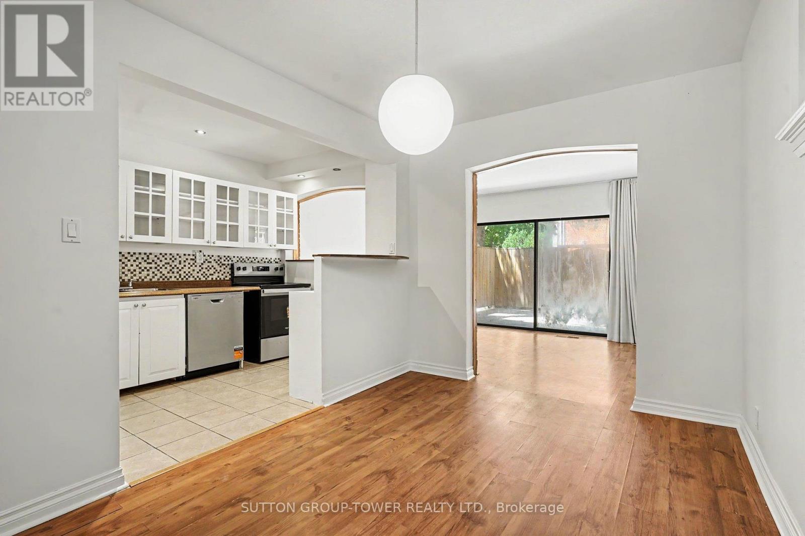 118 Castlefield Avenue, Toronto, Ontario M4R 1G4 - Photo 5 - C13572072
