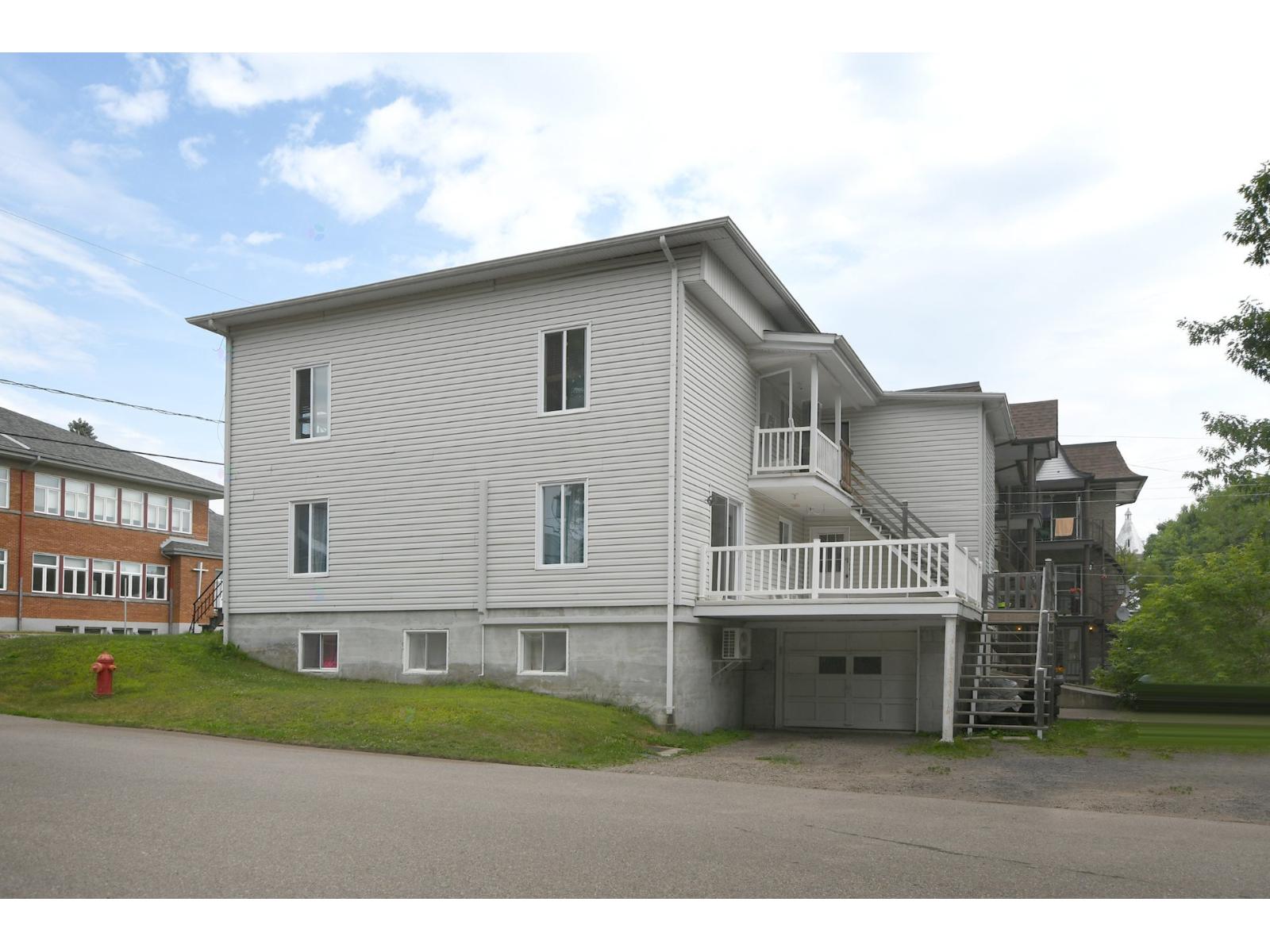 30-32 Rue Dequoy Saint-Gabriel Quebec Canada J0K2N0 2