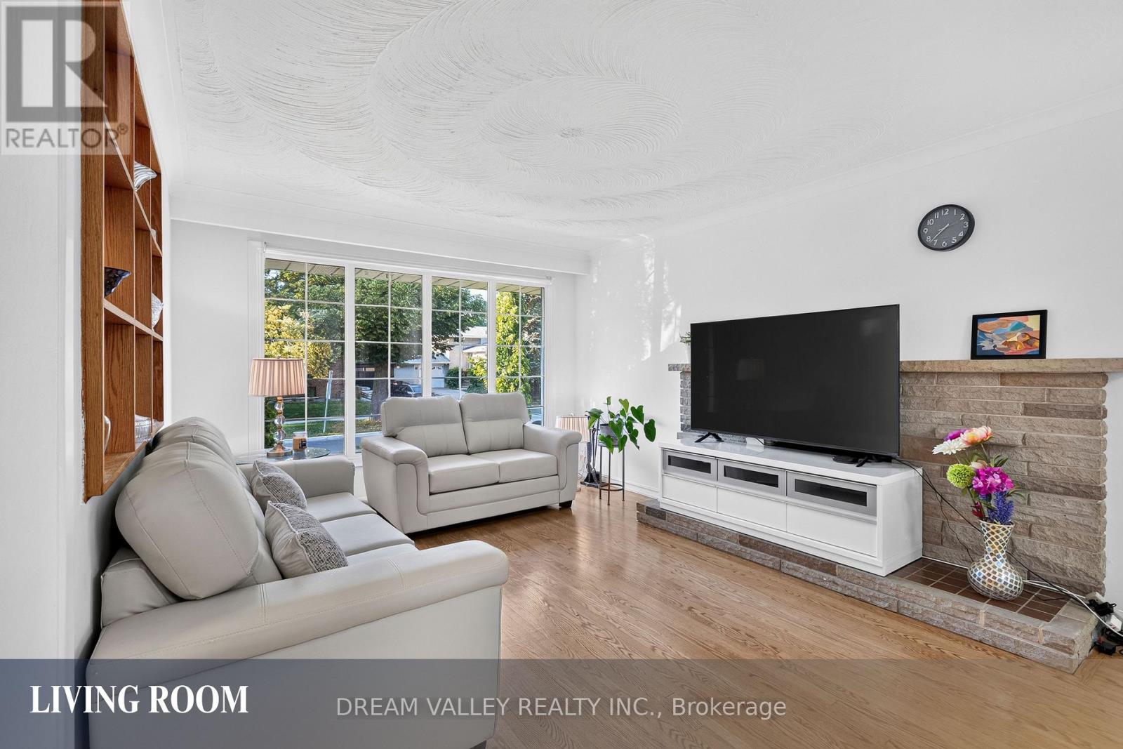 51 Sloley Road, Toronto, Ontario  M1M 1C7 - Photo 7 - E13571800