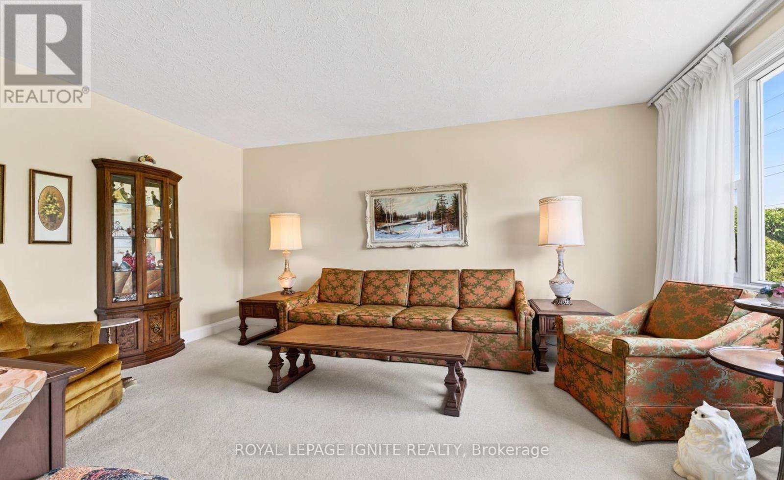Main - 820 Simcoe Street N, Oshawa, Ontario L1G 4V8 - Photo 3 - E13571872