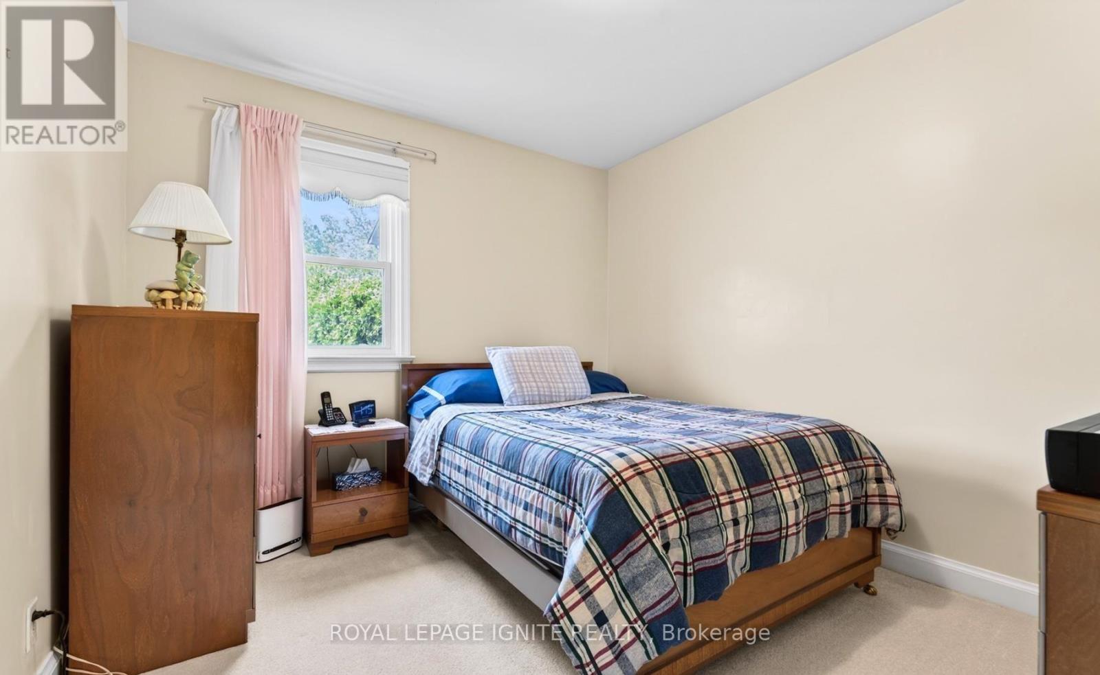 Main - 820 Simcoe Street N, Oshawa, Ontario L1G 4V8 - Photo 9 - E13571872