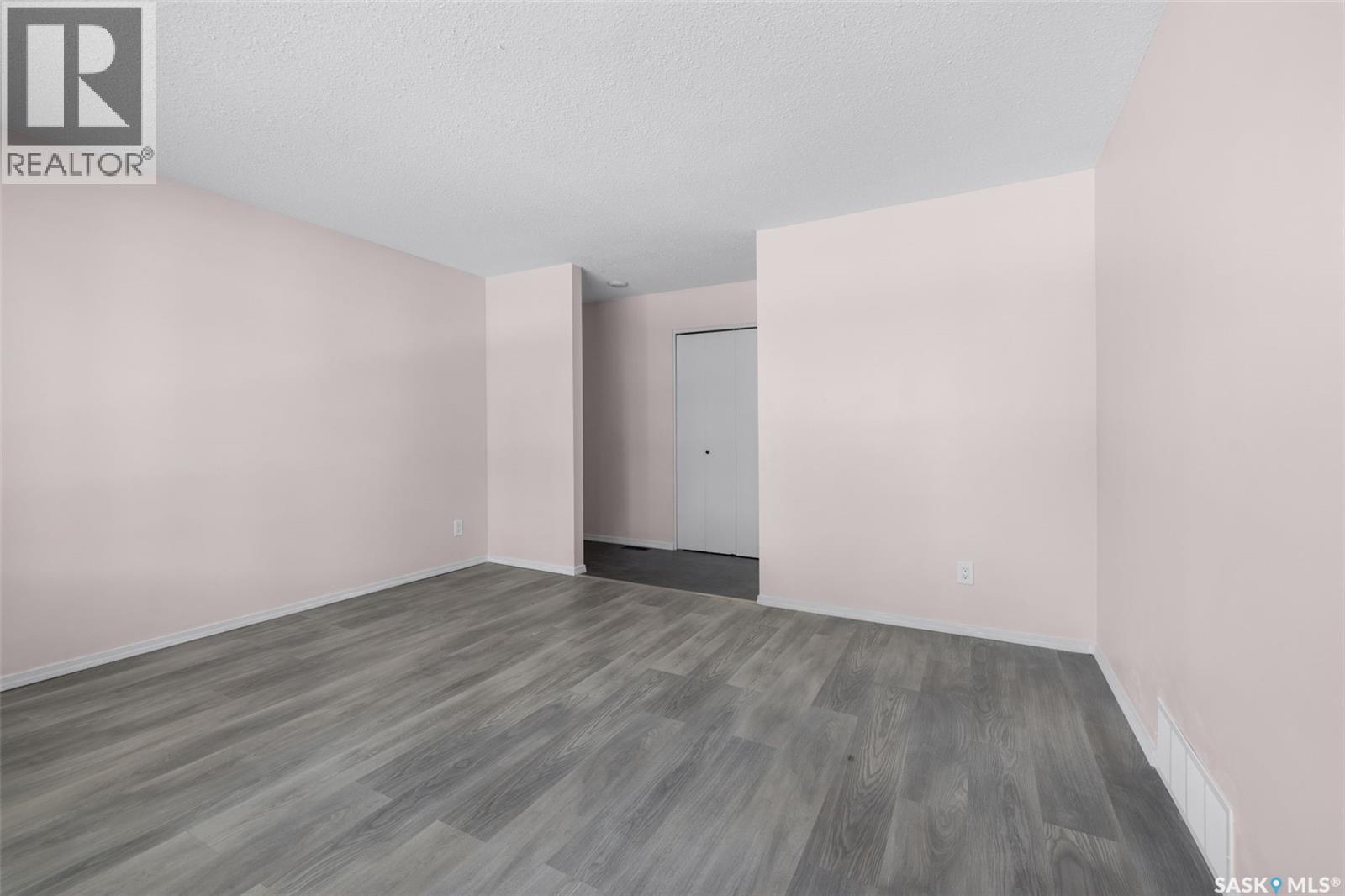 1342 Brown Street, Regina, Saskatchewan  S4N 5M3 - Photo 8 - SK042778