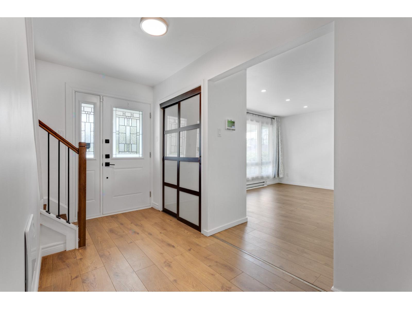 81 Rue Berri Gatineau (Hull) Quebec Canada J8Y4H4 2