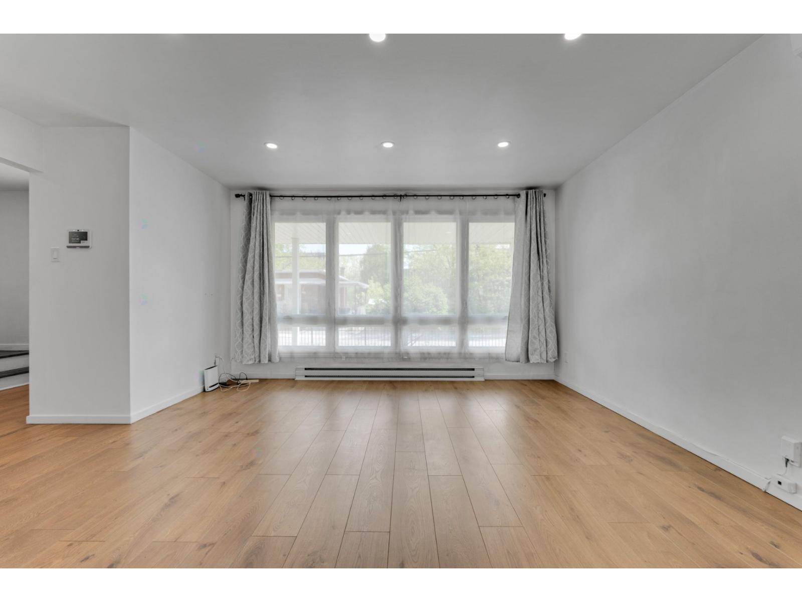 81 Rue Berri Gatineau (Hull) Quebec Canada J8Y4H4 5