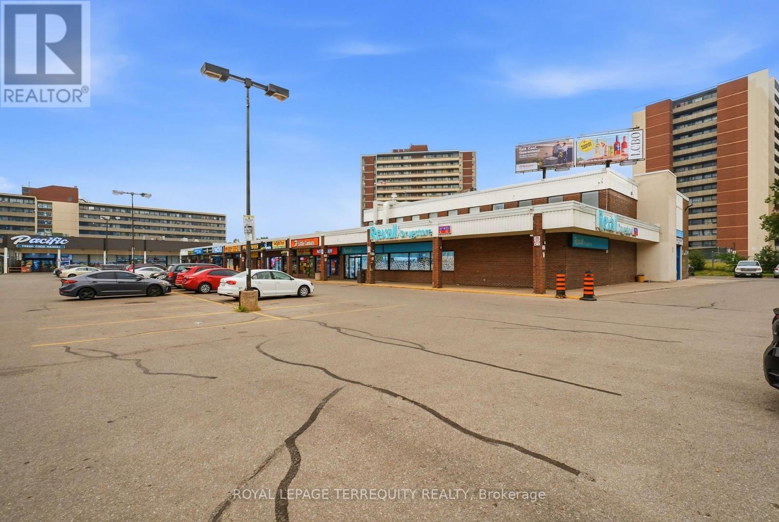 201 - 4700 Jane Street, Toronto, Ontario M3N 2L3 - Photo 3 - W13571810