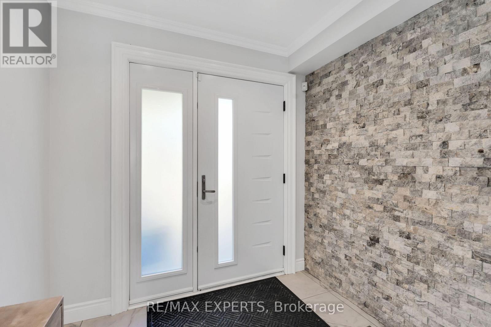 86 Humbershed Crescent, Caledon, Ontario  L7E 2X4 - Photo 3 - W13572014