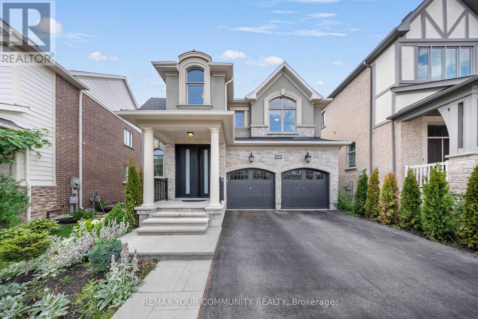 3166 Carding Mill Trail, Oakville, Ontario L6M 4M1 - Photo 2 - W13572026