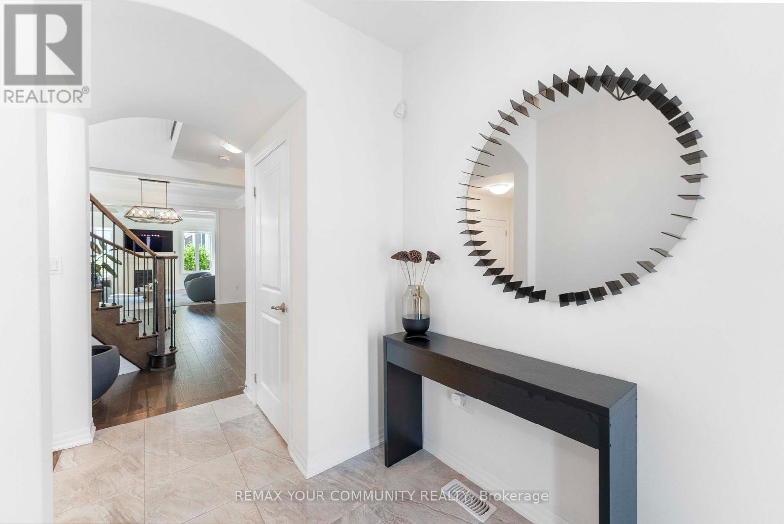 3166 Carding Mill Trail, Oakville, Ontario L6M 4M1 - Photo 6 - W13572026